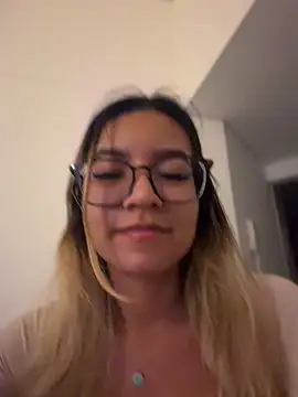 Chat XXX en directo de Pretty_roxxyy
