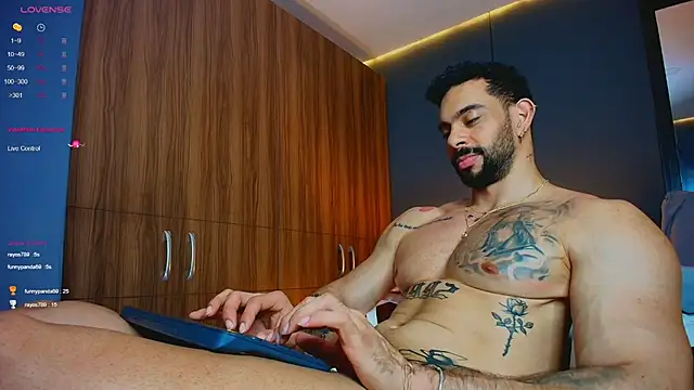 massimo_visconti's Live XXX Chat