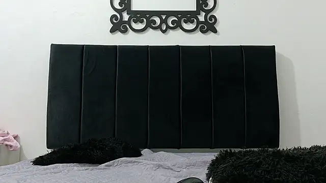 PinkQueen23 élő XXX-chatje