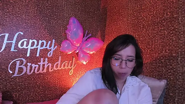 Apartment28's Live XXX Chat