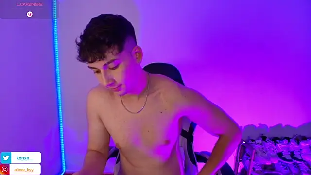 OLIVER_K live XXX chat