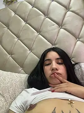 Chat +18 de Lucy_engel ao vivo