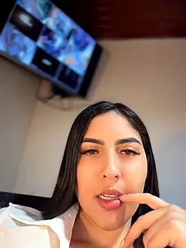 צ'אט XXX בשידור חי של I_AM_SOPHIE_