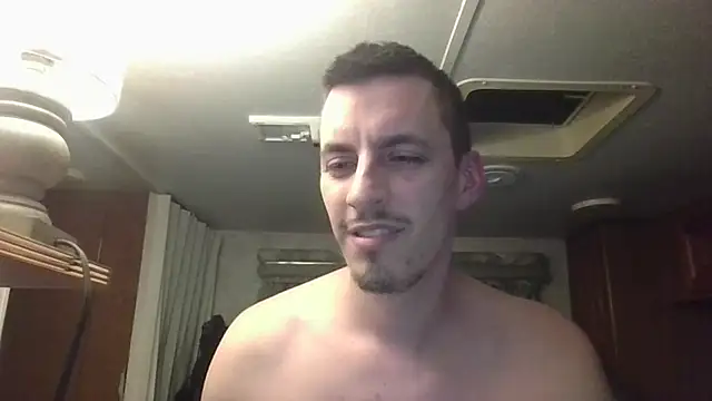 luverrboyy Chat XXX live