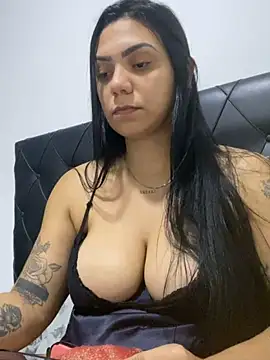 Chat +18 de Nini_ ao vivo