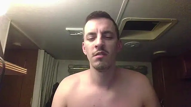 luverrboyy Chat XXX live