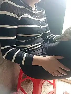 Thobaby112 现场XXX聊天
