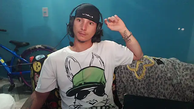 XXX chat uživo modela MrKingsaintx