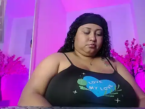 Ayliinn_ Live XXX-Chat