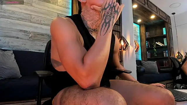 Donovan_Desmond Live XXX-chat