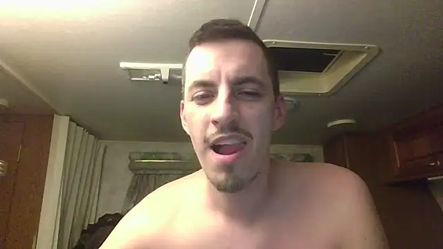 luverrboyy's Live XXX Chat
