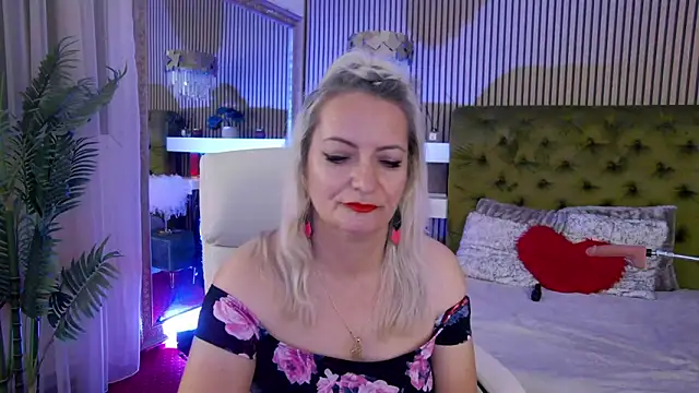 LadyTouch élő XXX-chatje