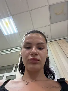 MiraReach live XXX chat
