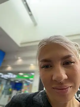 Онлайн чат XXX Charming_Ritta