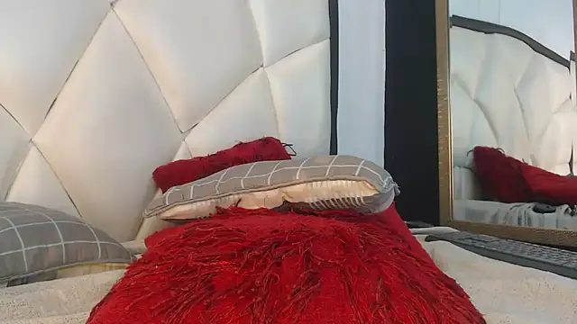 Channel_Mills Live XXX Chat