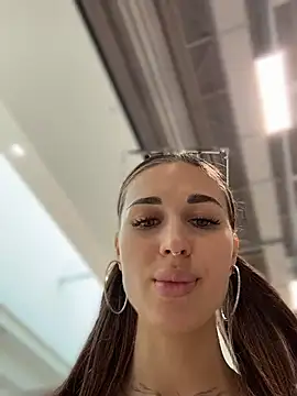 XXX chat uživo modela Charming_Ritta