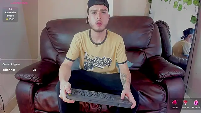 Chat XXX en directo de Salvattore_Muller