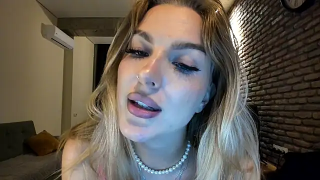 fifteenpoem Chat XXX in diretta