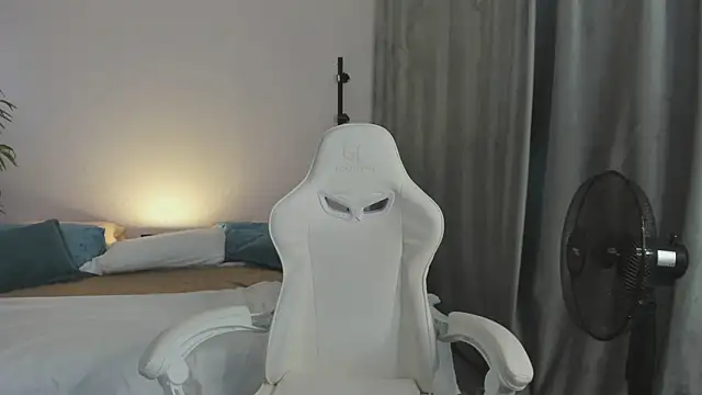 XXX chat uživo modela Marie_Ellie
