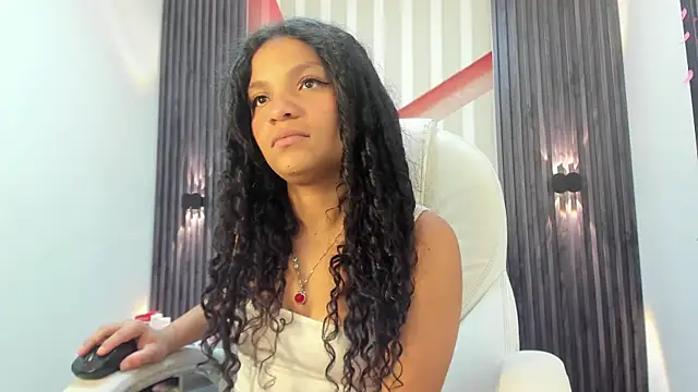 LittleeStar Chat XXX in diretta