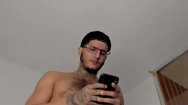 Chatroom XXX en direct de Lord_Luciferhot_Dirty666