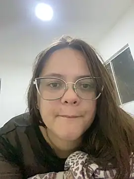 Chat +18 de Laryssinha_69 ao vivo