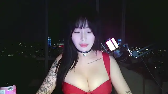 XXX chat uživo modela obeycarrienoona