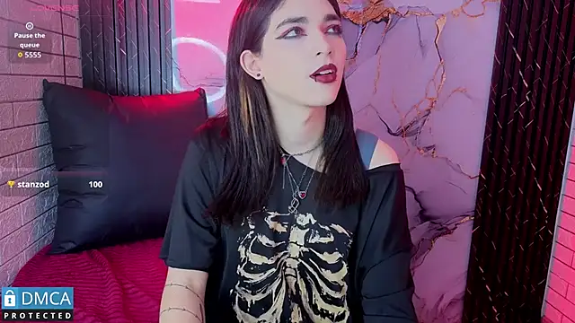MaeveKuro Adlı Modelin Canlı XXX Sohbeti