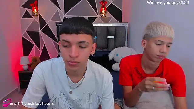 Chat +18 de Juan_Nd_Steven ao vivo