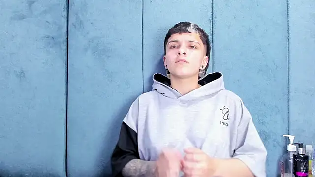 Megan_Thompson_ élő XXX-chatje