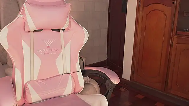 Chat +18 de AmaraEvans ao vivo