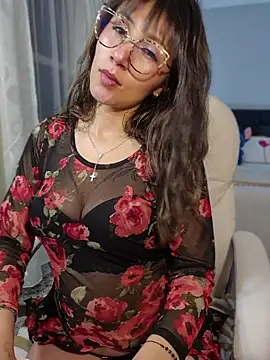 Mar_puentes' Live XXX Chat