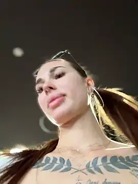 Charming_Ritta élő XXX-chatje