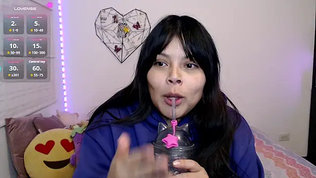 EllieMoonX élő XXX-chatje