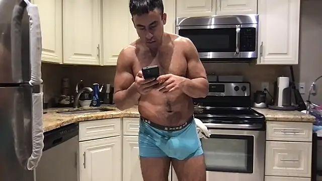Chatroom XXX en direct de BigGuyMuscle
