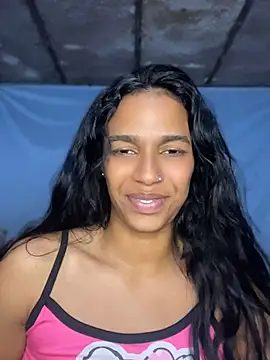 FlorSalvaje_ Adlı Modelin Canlı XXX Sohbeti