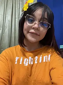 Clara_Luu Chat XXX in diretta