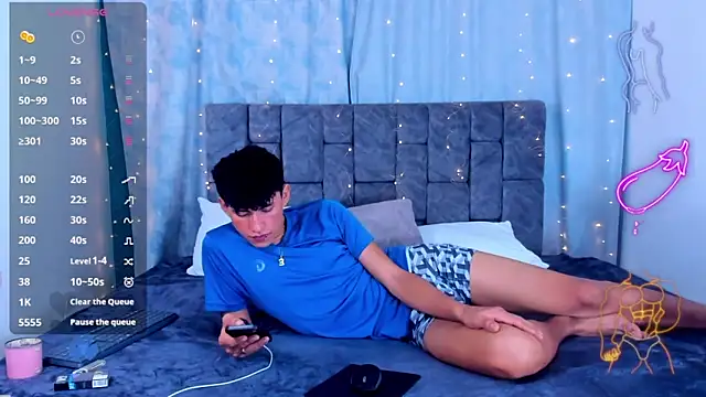 XXX chat uživo modela NicolasTorrez