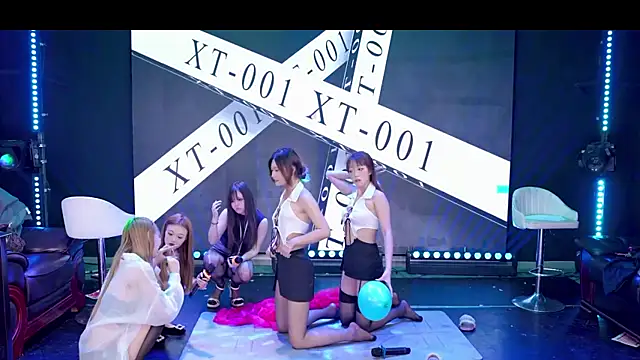 Xt-001 – Live XXX-chat