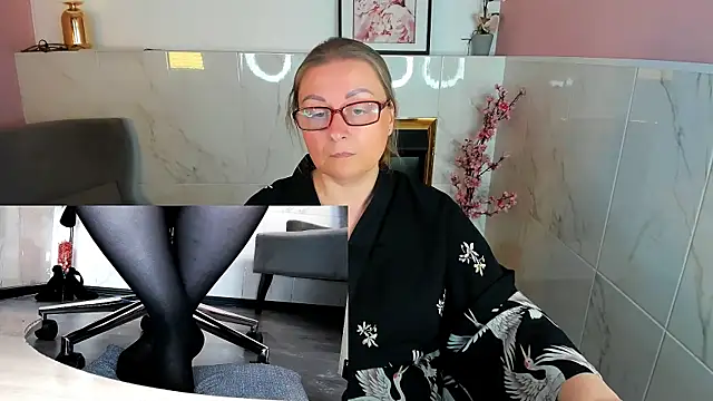 Alexandra_Kind XXX чат на живо