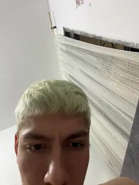 noah_kinderknechtn Live XXX chat