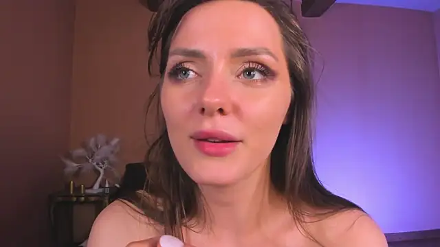 دردشة Amber-Tender الجنسية المباشرة
