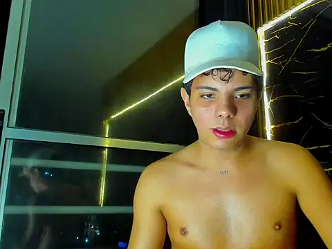 Alessandro_1610のライブXXXチャット