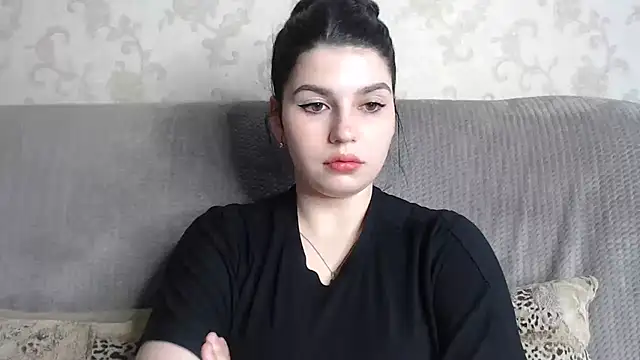 Chatroom XXX en direct de KisaModel