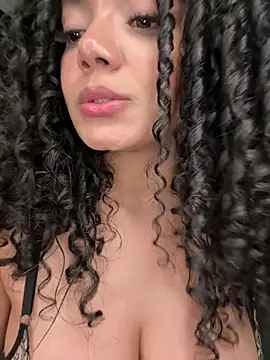Curlyierr Live XXX-Chat