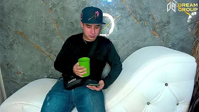 Онлайн чат XXX Yourslust_