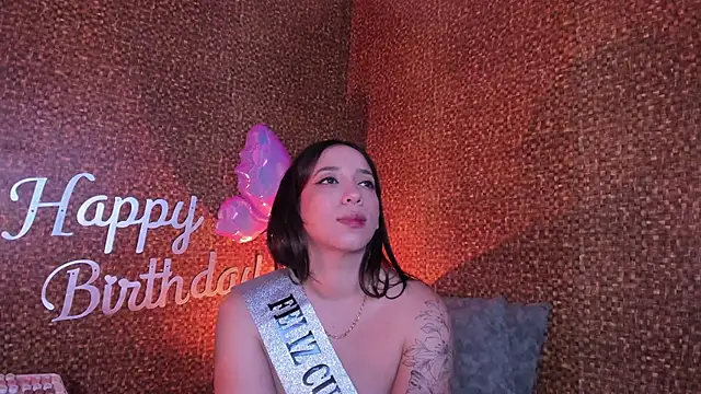 Apartment28's Live XXX Chat