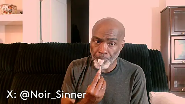 Chat XXX en directo de sinnernoir