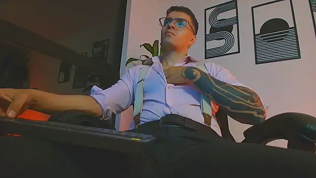 ALPHA_DOMINUS_ Live XXX Chat