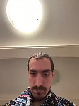 Chat XXX en directo de tallnerdyguy